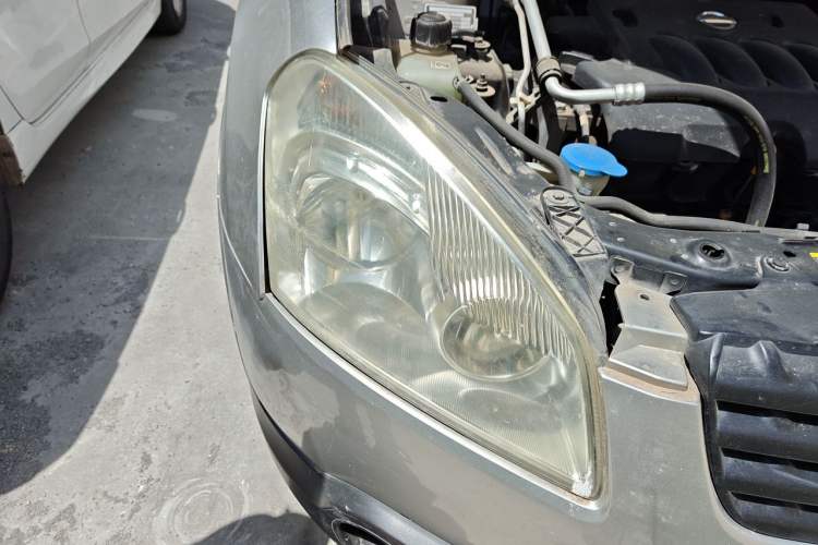 Used Nissan Qashqai 2008 20S Fire 6MT 2WD Right Front Headlight