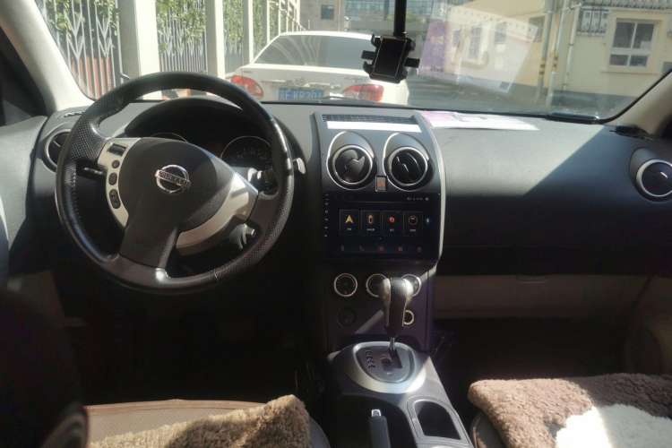 Used Nissan Qashqai 2010 20X LE CVT 2WD Center Console