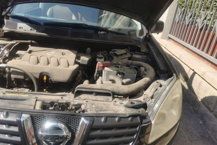 Used Nissan Qashqai 2010 20X LE CVT 2WD Engine Bay Left