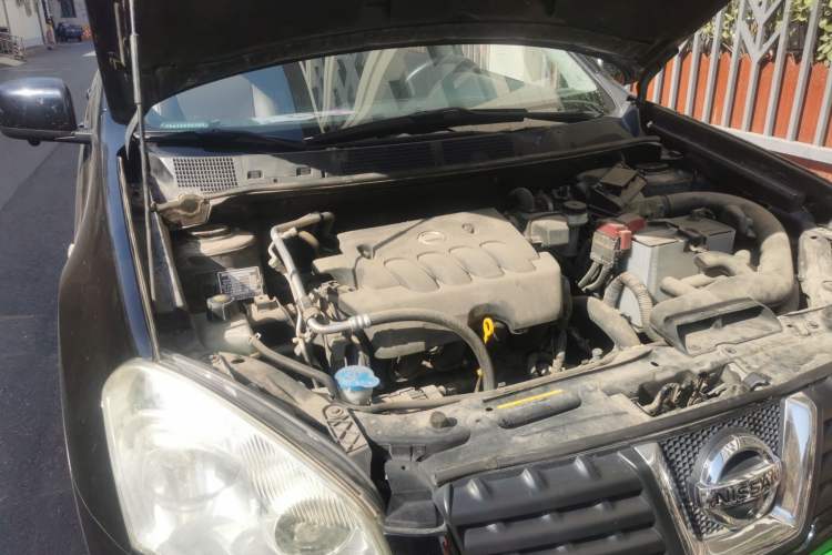 Used Nissan Qashqai 2010 20X LE CVT 2WD Engine Bay Right