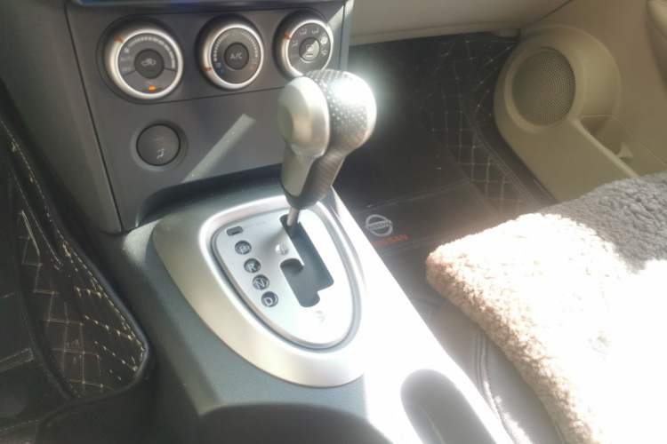 Used Nissan Qashqai 2010 20X LE CVT 2WD Gear Lever