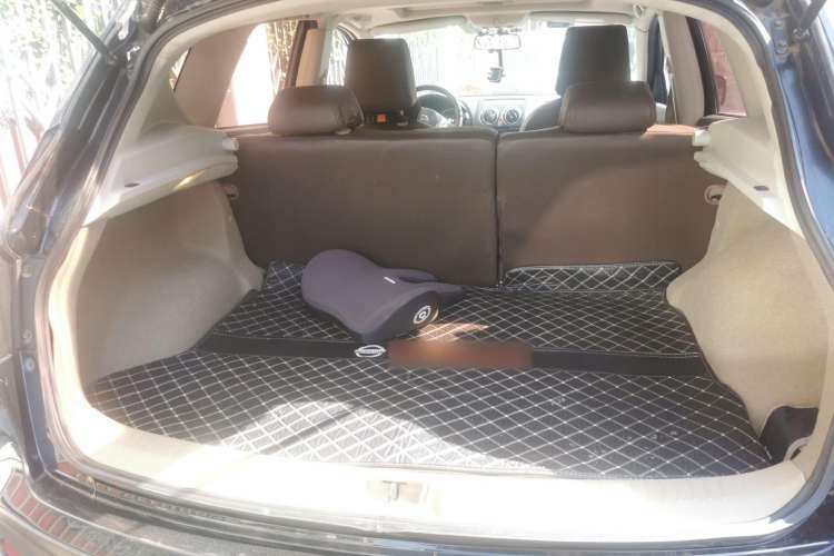 Used Nissan Qashqai 2010 20X LE CVT 2WD Trunk