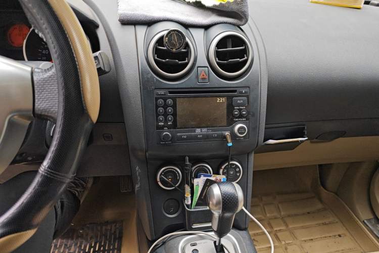 Used Nissan Qashqai 2010 20X LE CVT 2WD Audio And AC Panel