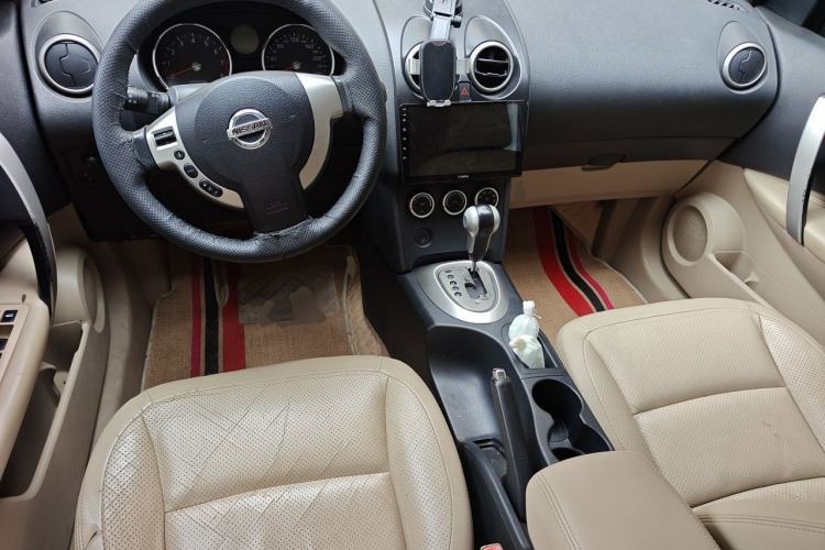 Used Nissan Qashqai 2010 20X LE CVT 2WD Center Console