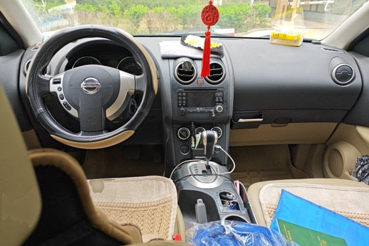 Used Nissan Qashqai 2010 20X LE CVT 2WD Center Console