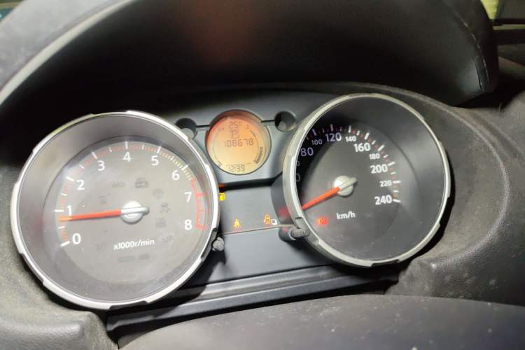 Used Nissan Qashqai 2010 20X LE CVT 2WD Odometer Close Up