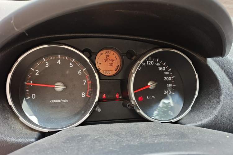 Used Nissan Qashqai 2010 20X LE CVT 2WD Odometer Close Up