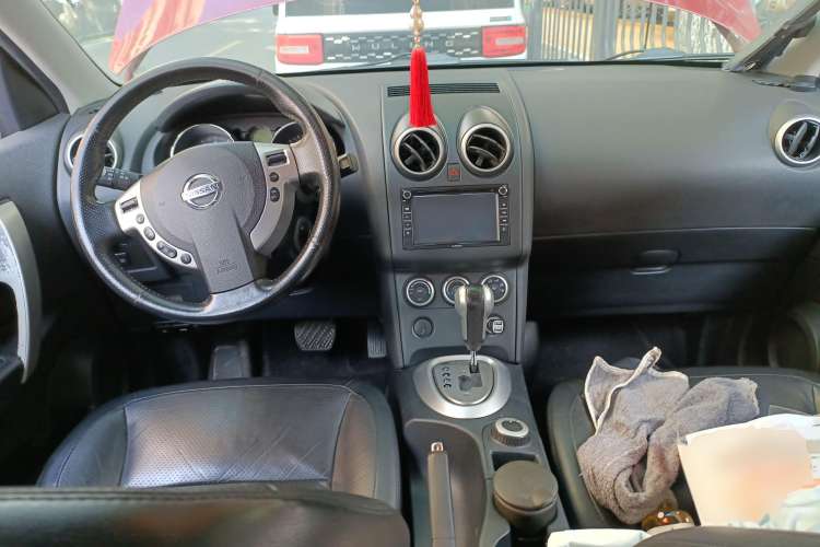 Used Nissan Qashqai 2010 20XFOUR Dragon CVT 4WD Center Console