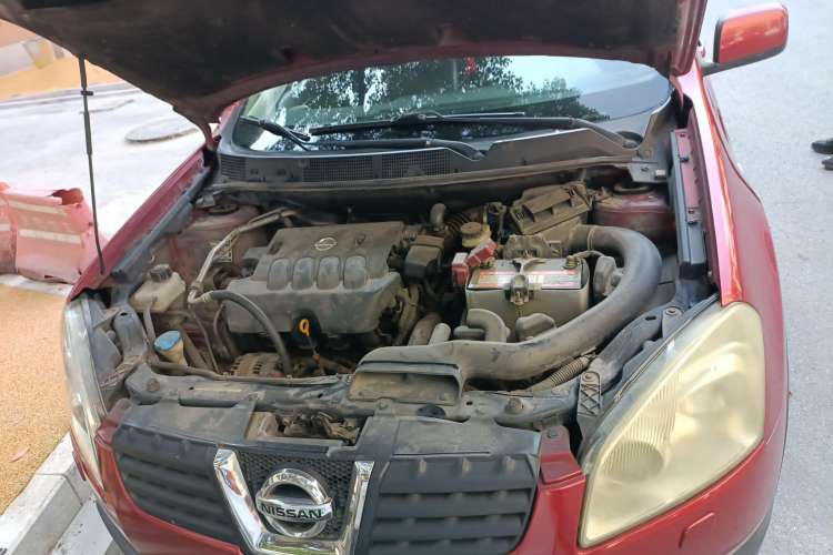 Used Nissan Qashqai 2010 20XFOUR Dragon CVT 4WD Engine Bay