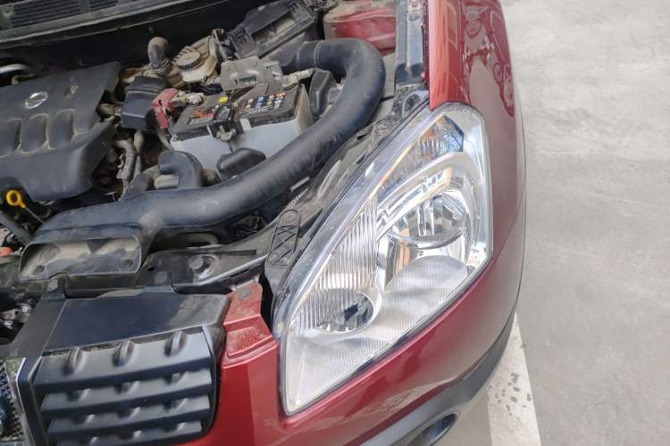Used Nissan Qashqai 2010 20X LE CVT 2WD Engine Bay Left