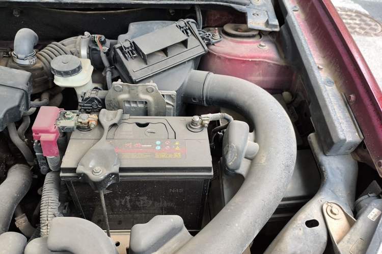 Used Nissan Qashqai 2010 20X LE CVT 2WD Engine Bay Left
