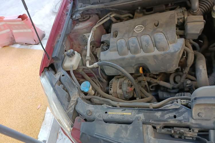 Used Nissan Qashqai 2010 20XFOUR Dragon CVT 4WD Engine Bay Right