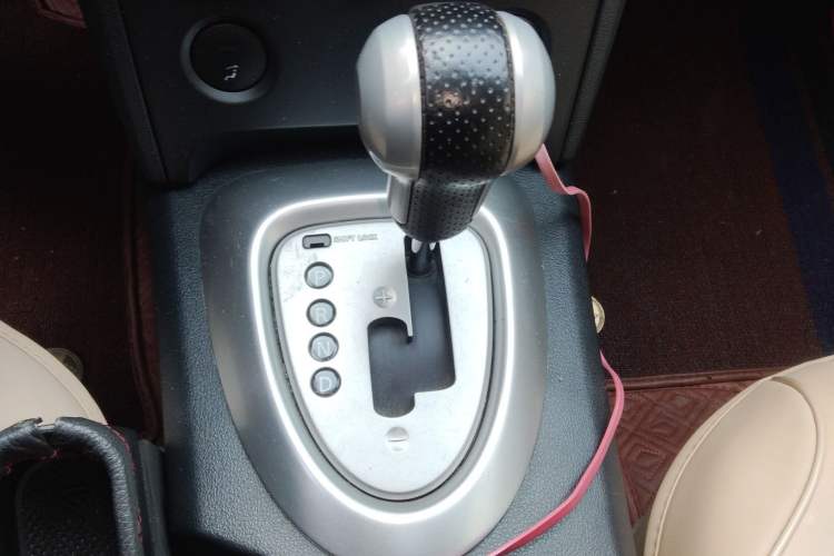 Used Nissan Qashqai 2010 20S Fire CVT 2WD Gear Lever