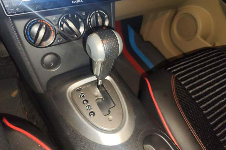 Used Nissan Qashqai 2010 20S Fire CVT 2WD Gear Lever