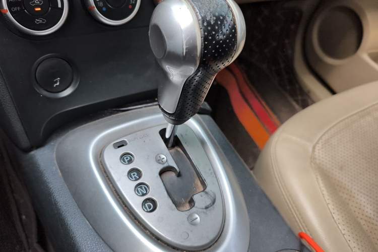 Used Nissan Qashqai 2010 20X LE CVT 2WD Gear Lever