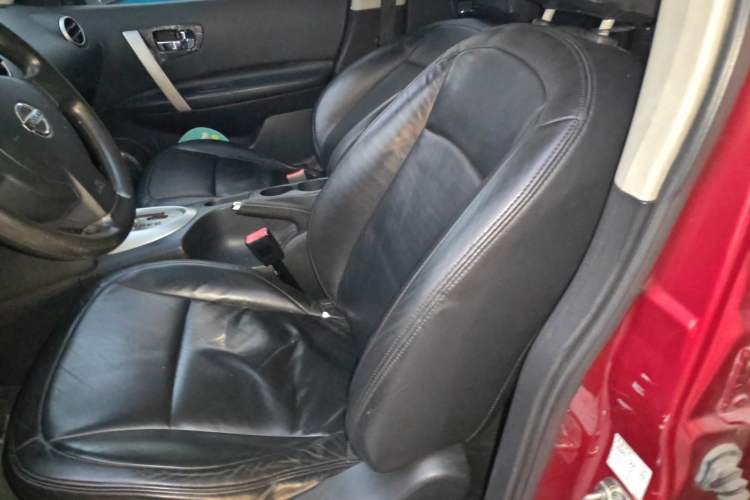Used Nissan Qashqai 2010 20S Fire CVT 2WD Left Front Seat
