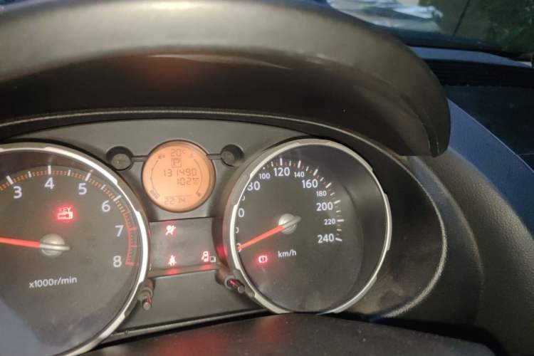 Used Nissan Qashqai 2010 20X LE CVT 2WD Odometer Close Up