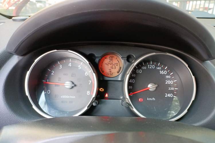 Used Nissan Qashqai 2010 20XFOUR Dragon CVT 4WD Odometer Close Up