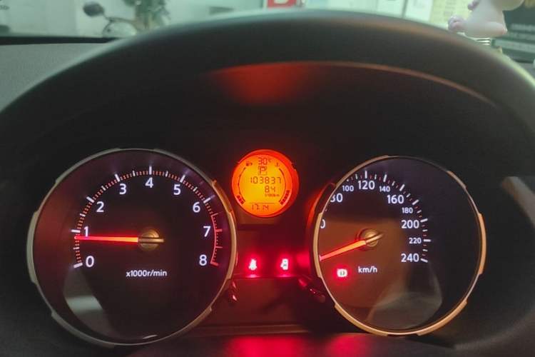 Used Nissan Qashqai 2010 20X LE CVT 2WD Odometer Close Up