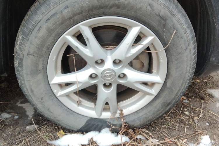 Used Nissan Qashqai 2010 20S Fire CVT 2WD Right Front Wheel Hub