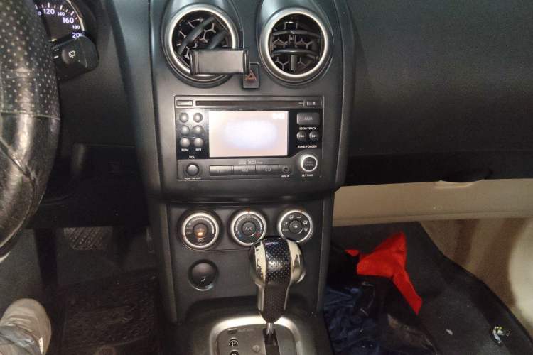 Used Nissan Qashqai 2010 20X LE CVT 2WD Audio And AC Panel