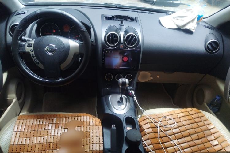 Used Nissan Qashqai 2010 20X LE CVT 2WD Center Console