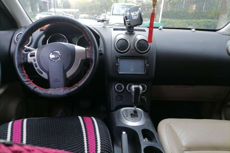 Used Nissan Qashqai 2010 20X LE CVT 2WD Center Console