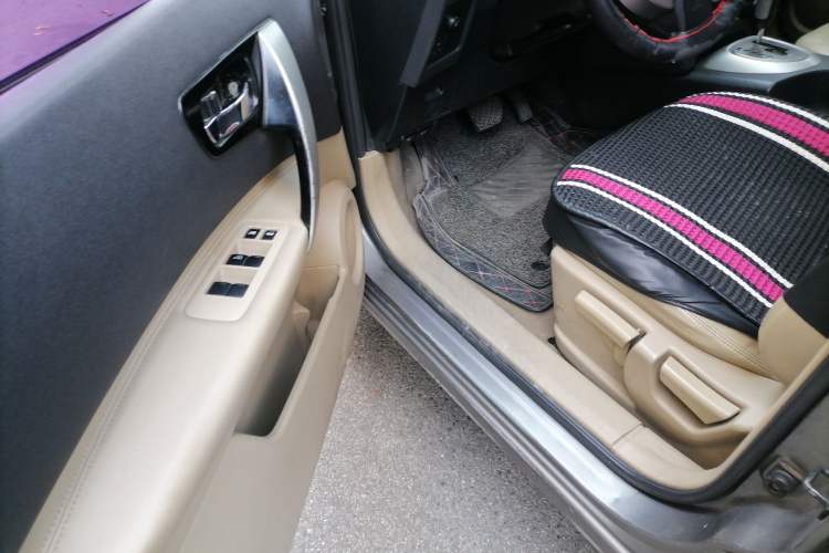 Used Nissan Qashqai 2010 20X LE CVT 2WD Driver Seat