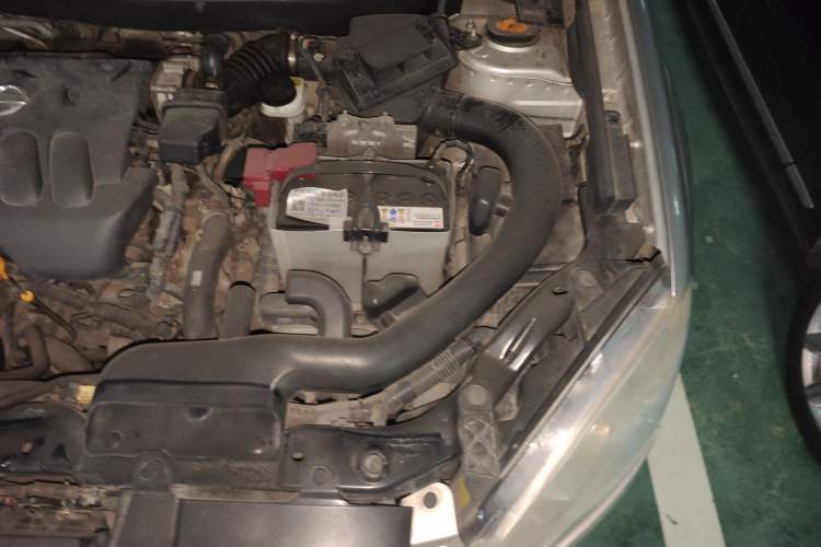 Used Nissan Qashqai 2010 20X LE CVT 2WD Engine Bay Left