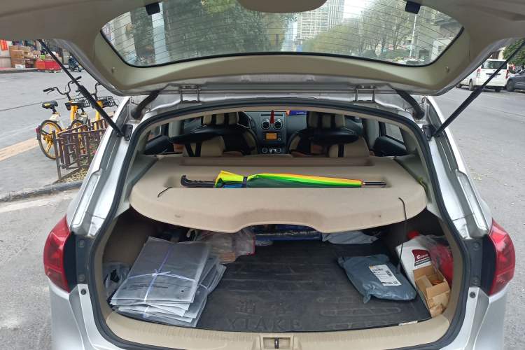 Used Nissan Qashqai 2010 20X LE CVT 2WD Trunk