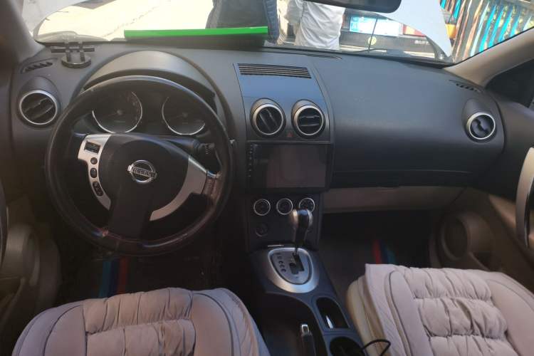 Used Nissan Qashqai 2010 20X LE CVT 2WD Center Console