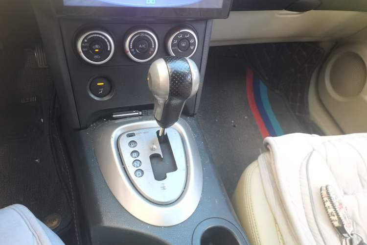 Used Nissan Qashqai 2010 20X LE CVT 2WD Gear Lever
