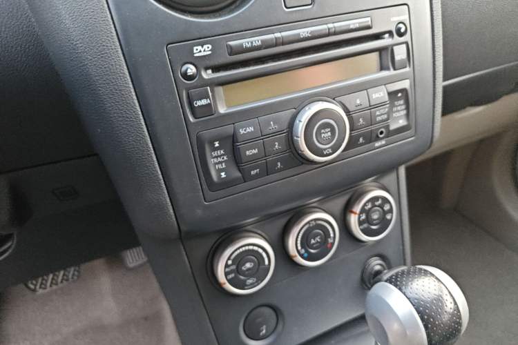 Used Nissan Qashqai 2010 20XFOUR Dragon CVT 4WD Audio And AC Panel