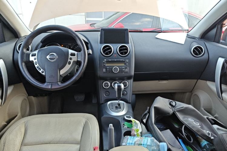 Used Nissan Qashqai 2010 20XFOUR Dragon CVT 4WD Center Console