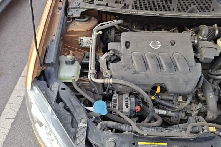Used Nissan Qashqai 2010 20XFOUR Dragon CVT 4WD Engine Bay Right