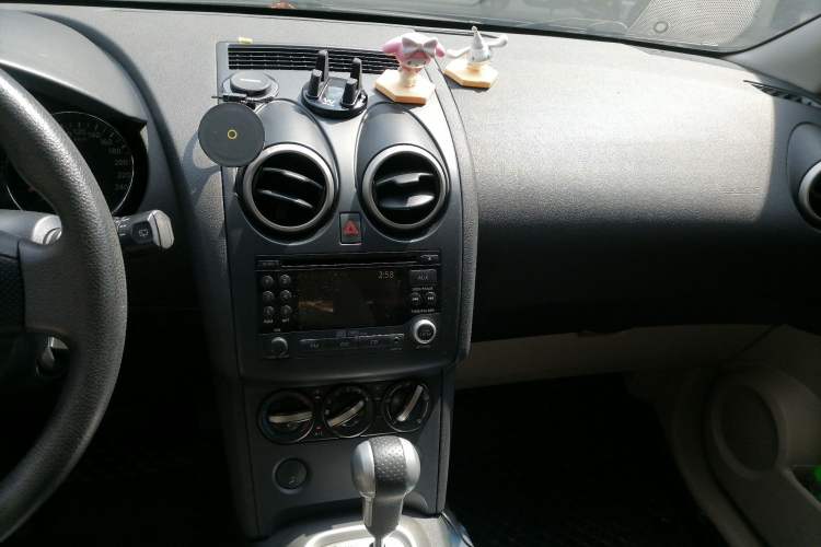 Used Nissan Qashqai 2011 2.0 XL Fire CVT 2WD Audio And AC Panel