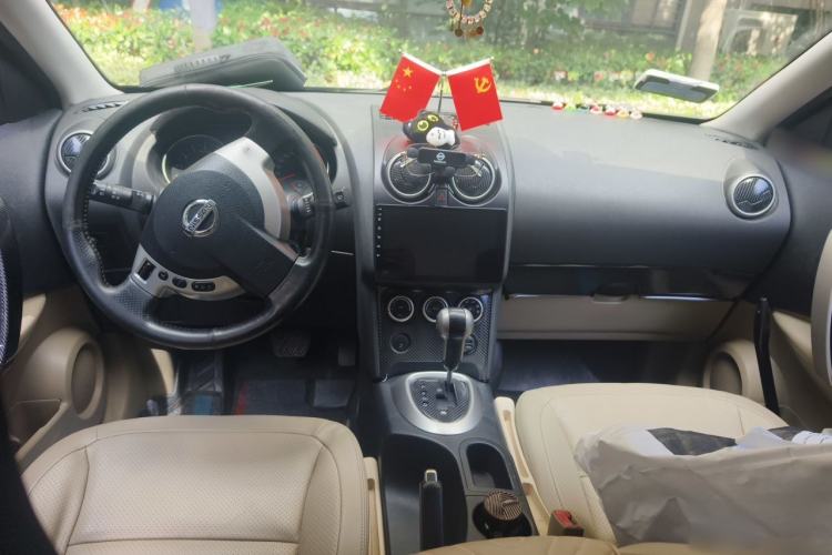 Used Nissan Qashqai 2011 2.0 XV Lea CVT 2WD Center Console