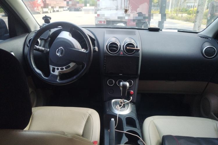 Used Nissan Qashqai 2011 2.0 XV Lea CVT 2WD Center Console