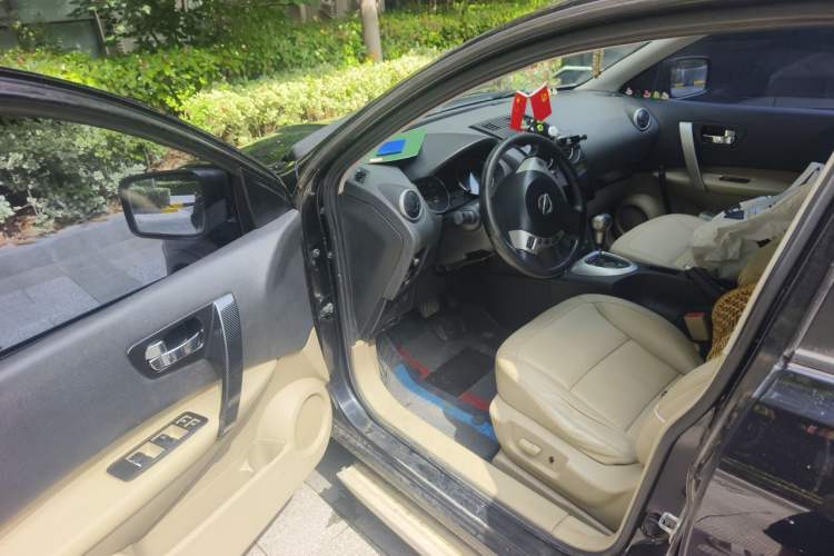 Used Nissan Qashqai 2011 2.0 XV Lea CVT 2WD Driver Seat