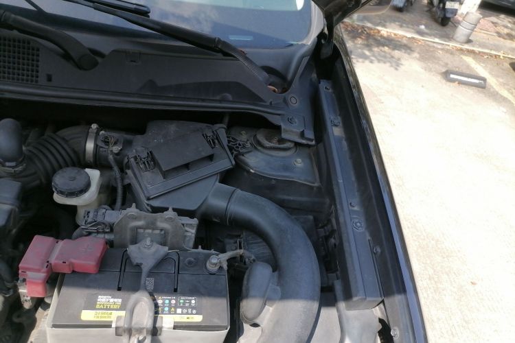 Used Nissan Qashqai 2011 2.0 XL Fire CVT 2WD Engine Bay Left