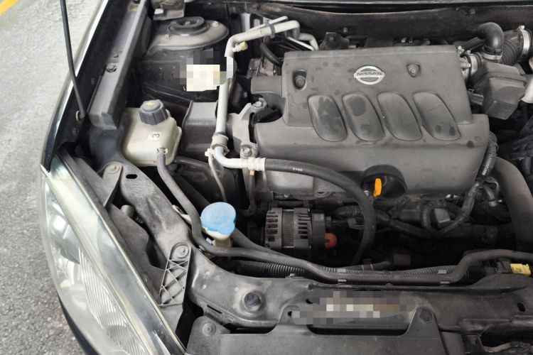 Used Nissan Qashqai 2011 2.0 XV Lea CVT 2WD Engine Bay Right