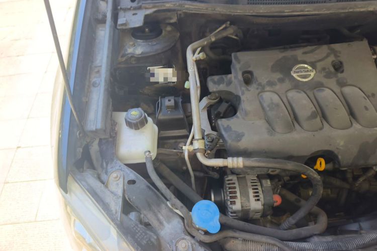 Used Nissan Qashqai 2011 2.0 XV Lea CVT 2WD Engine Bay Right