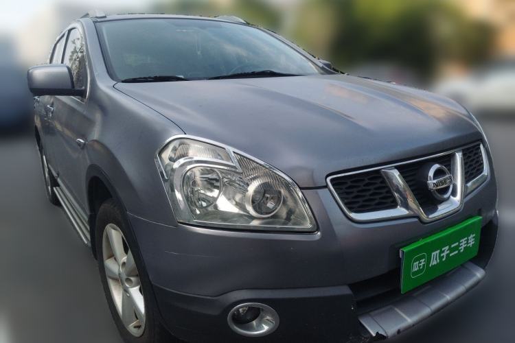 Used Nissan Qashqai 2011 2.0 XV Lea CVT 2WD Front Right 45 Deg