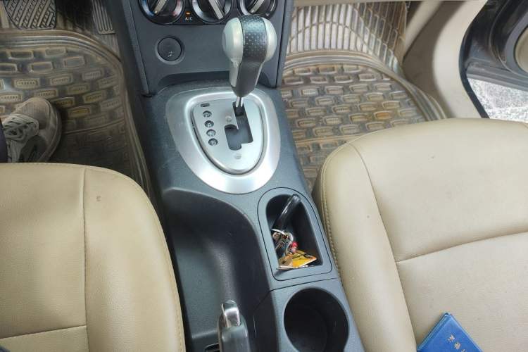 Used Nissan Qashqai 2011 2.0 XL Fire CVT 2WD Gear Lever