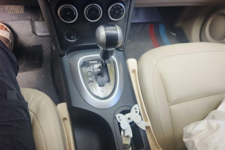 Used Nissan Qashqai 2011 2.0 XV Lea CVT 2WD Gear Lever