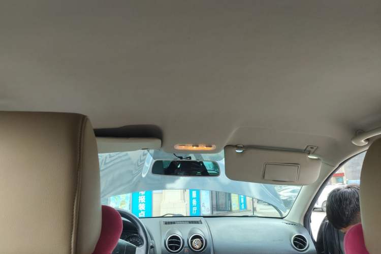 Used Nissan Qashqai 2011 2.0 XL Fire CVT 2WD Headliner