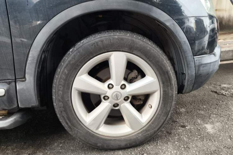 Used Nissan Qashqai 2011 2.0 XV Lea CVT 2WD Right Front Wheel Hub