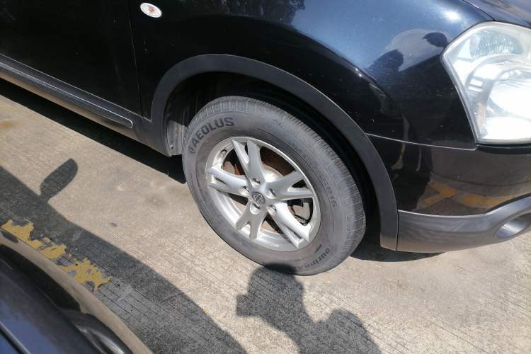 Used Nissan Qashqai 2011 2.0 XL Fire CVT 2WD Right Front Wheel Hub
