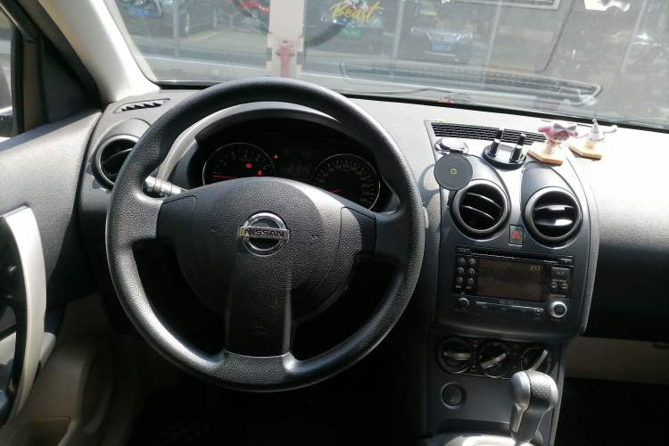 Used Nissan Qashqai 2011 2.0 XL Fire CVT 2WD Steering Wheel
