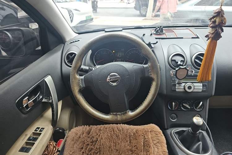 Used Nissan Qashqai 2011 2.0 XL Fire 6MT 2WD Steering Wheel
